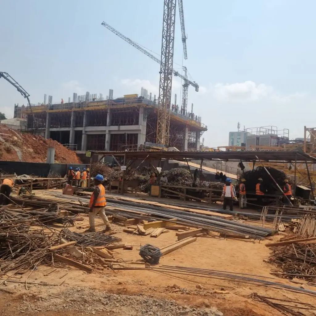 photo 6030426592787941893 y