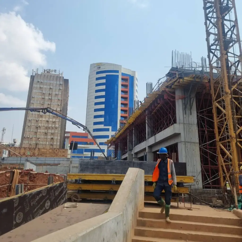 photo 6030426592787941894 y