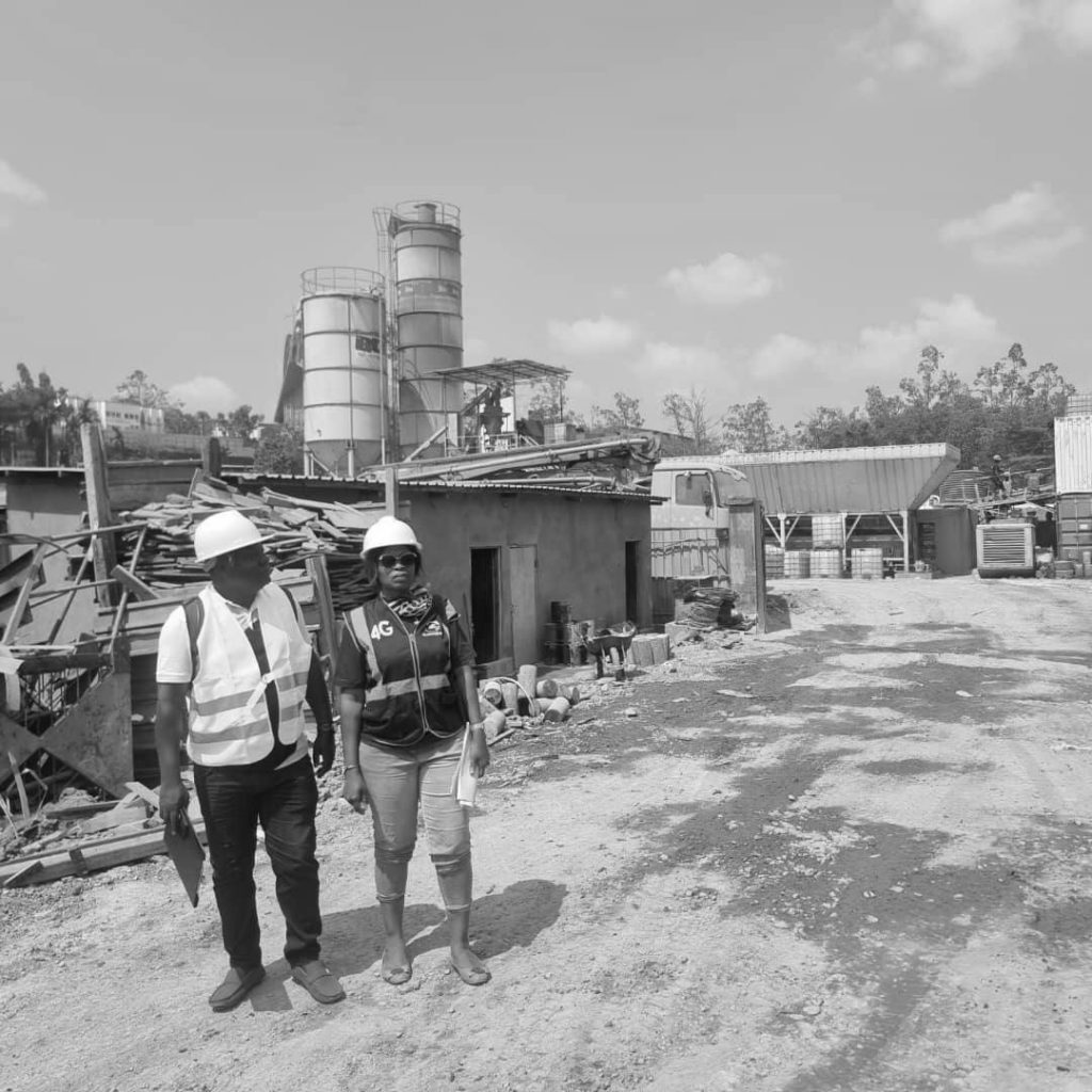 photo 6030426592787941897 y