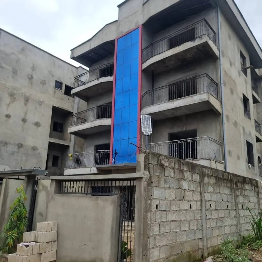 photo 6030426592787941904 y